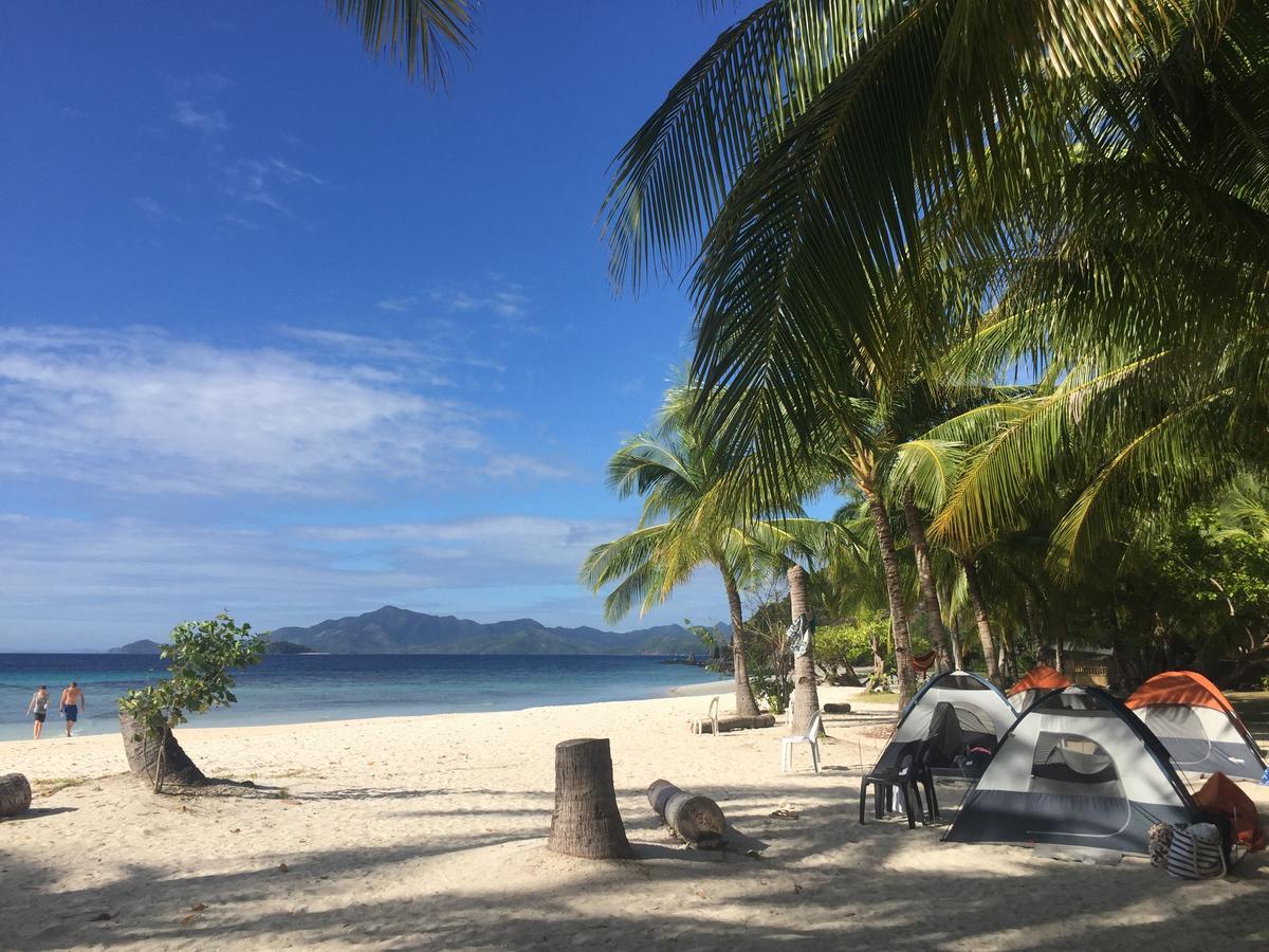 Fat Monkey Hostel Coron Bagian luar foto