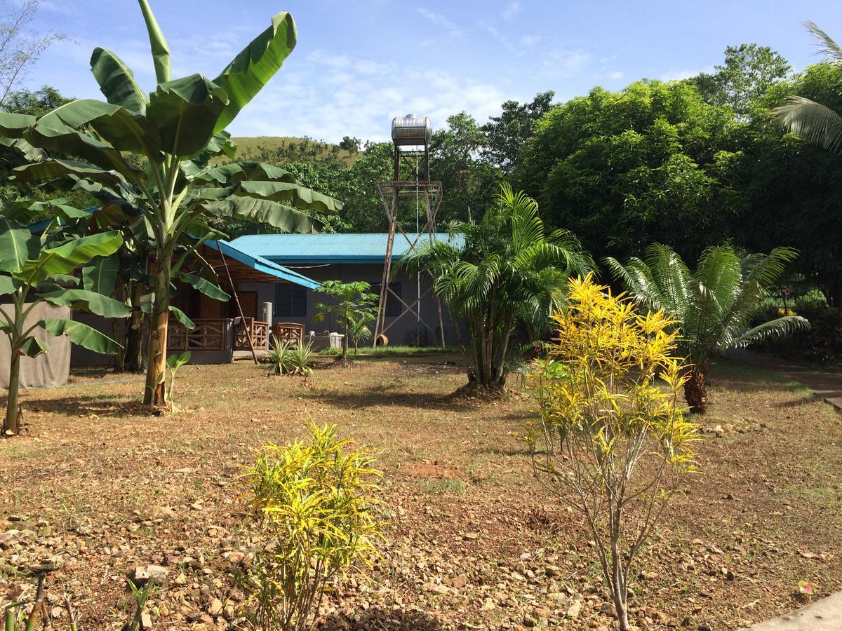 Fat Monkey Hostel Coron Bagian luar foto