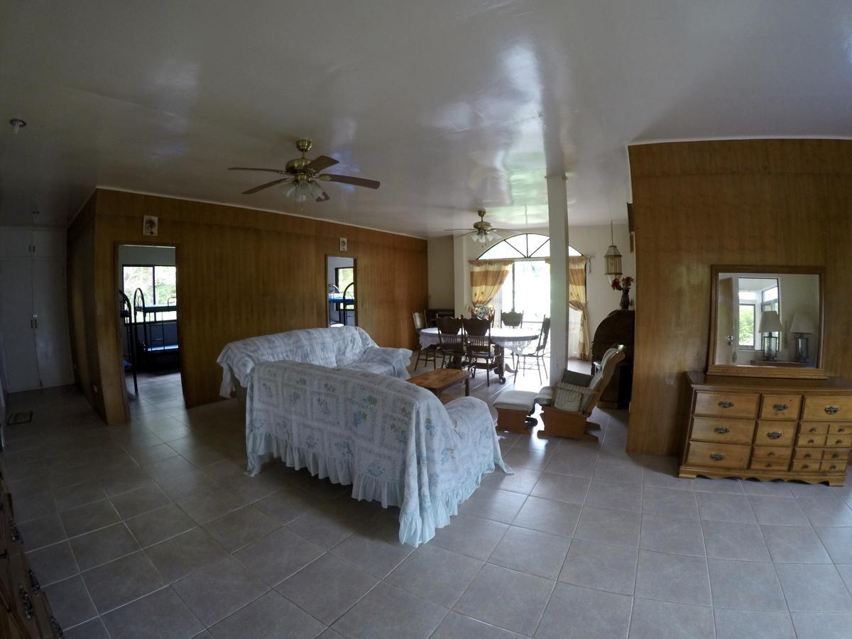 Fat Monkey Hostel Coron Bagian luar foto