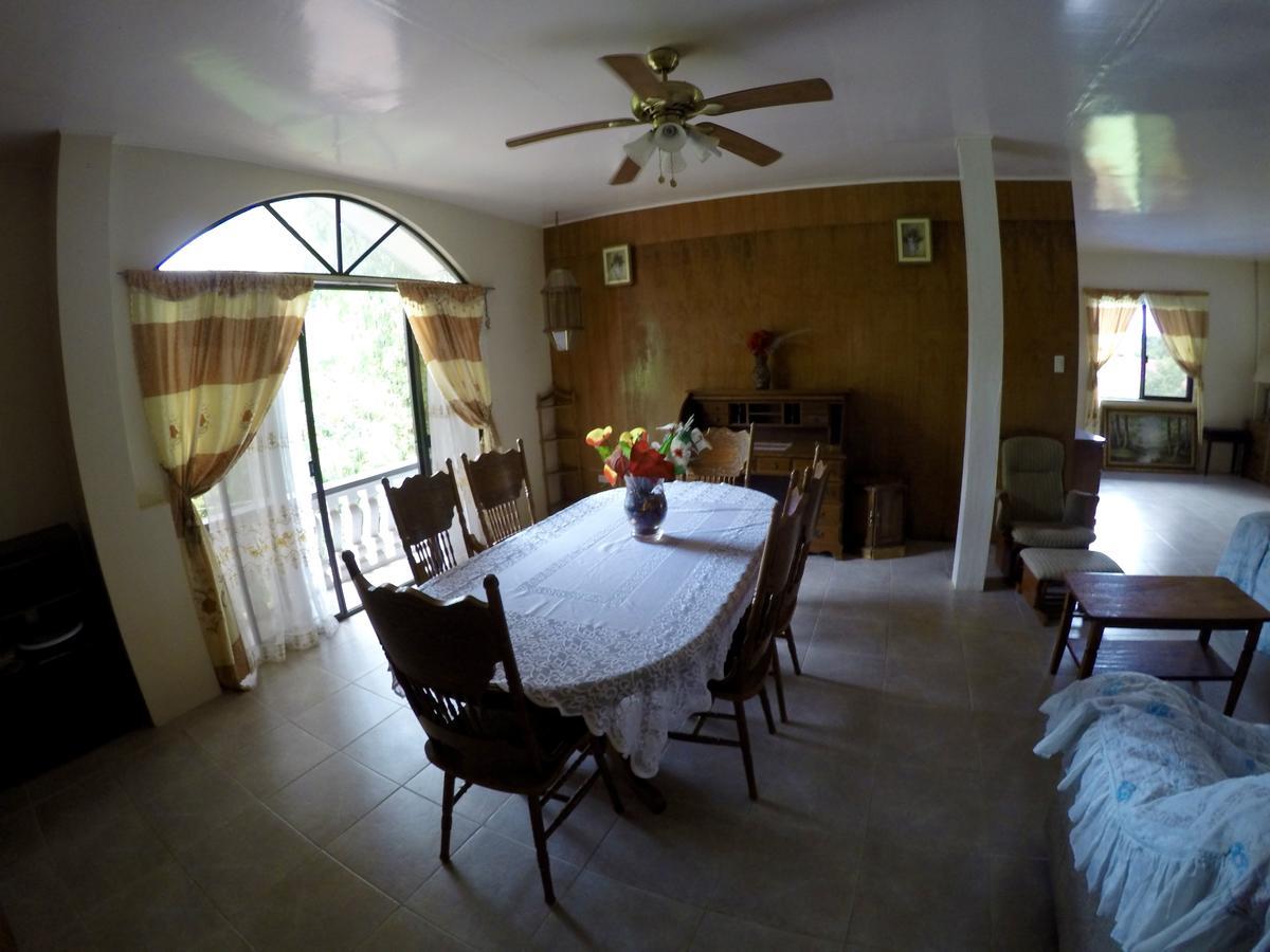 Fat Monkey Hostel Coron Bagian luar foto
