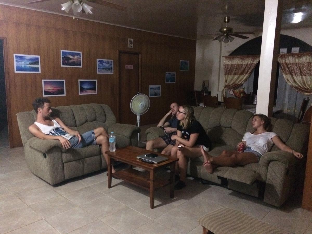 Fat Monkey Hostel Coron Bagian luar foto