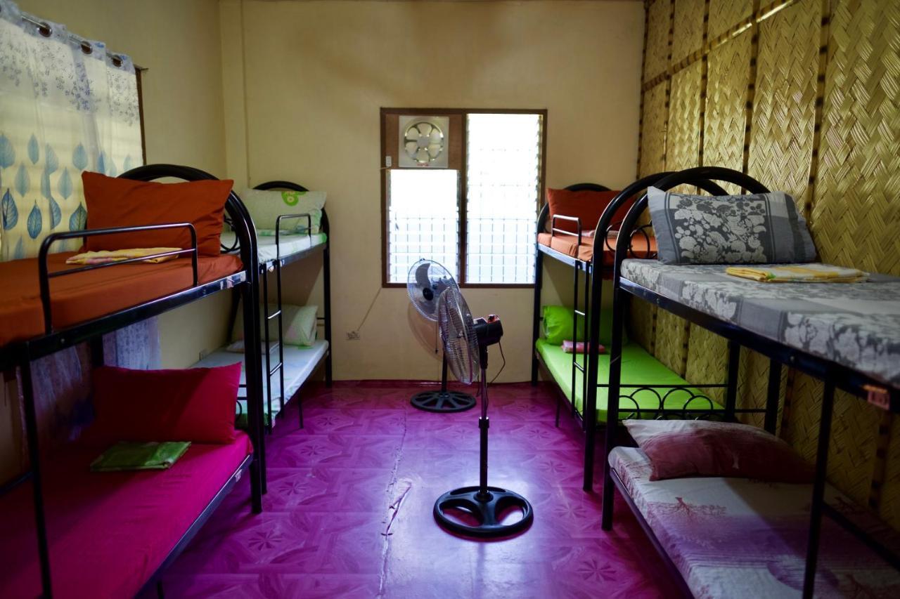 Fat Monkey Hostel Coron Bagian luar foto